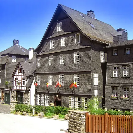 Graf Rolshausen فندق