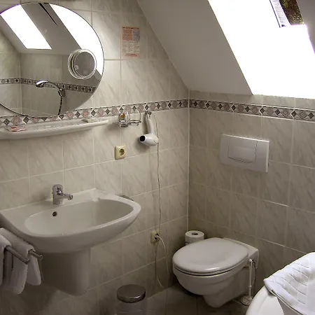 Graf Rolshausen Hotel Montjoie