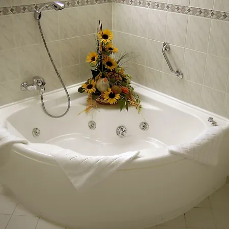 Graf Rolshausen فندق مونشاو