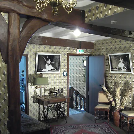 Graf Rolshausen فندق