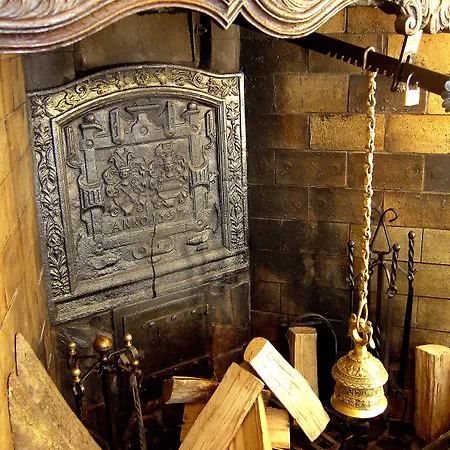 Graf Rolshausen فندق 3*