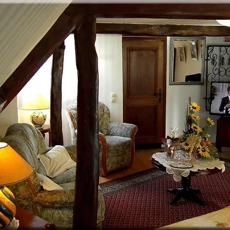 Graf Rolshausen فندق 3*